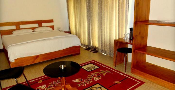 Mount N Mist Hotel Нейнитал Екстериор снимка