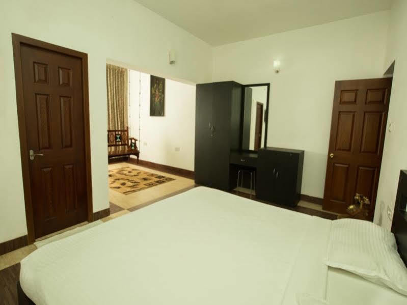 Mount N Mist Hotel Нейнитал Екстериор снимка