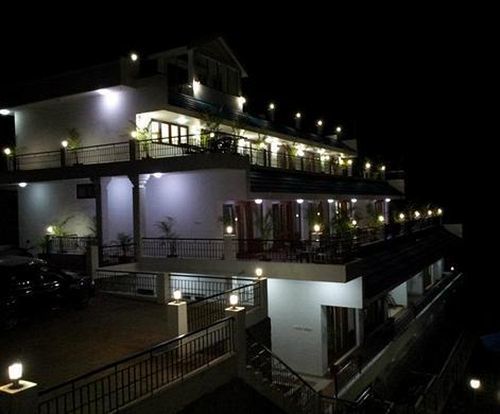 Mount N Mist Hotel Нейнитал Екстериор снимка
